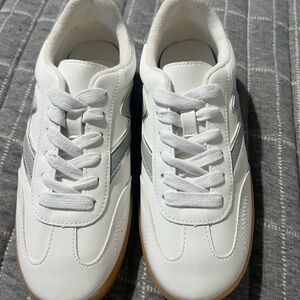 Women’s Madden Girl GIIA Sneakers.  White with Gray/Silver Accents